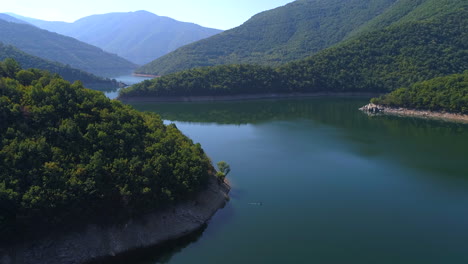 Una-Vista-Desde-Lo-Alto-Al-Cauce-Del-Rio