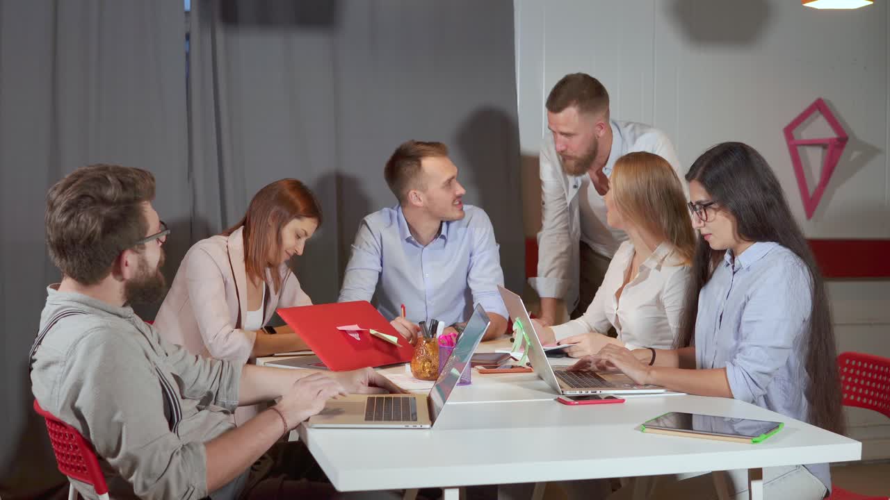 reunión del equipo de negocios