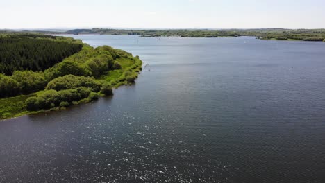 Antena-Sobre-El-Embalse-De-Roadford-En-El-Oeste-De-Devon