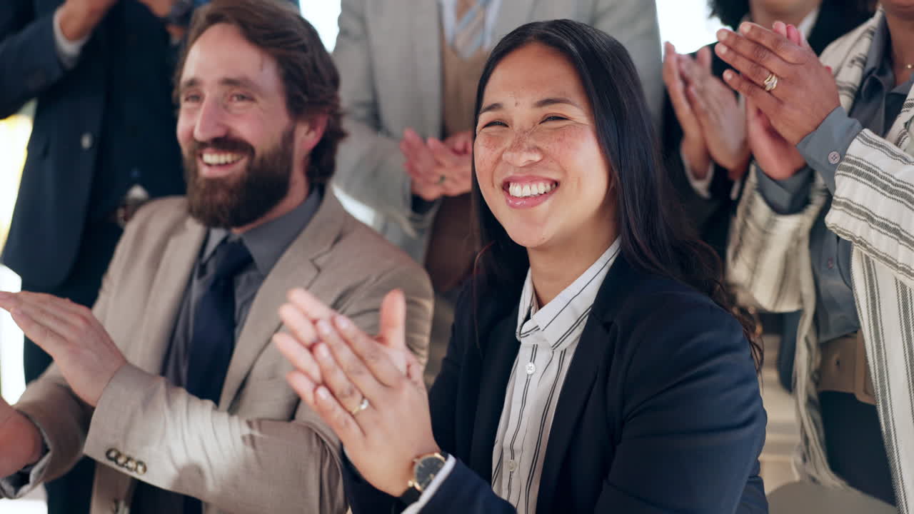 박수, 관객과 사업가들