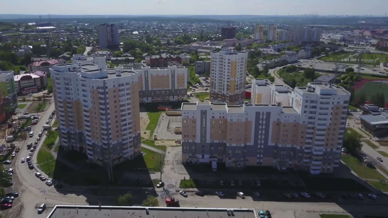 vista aérea de un complejo residencial en construcción
