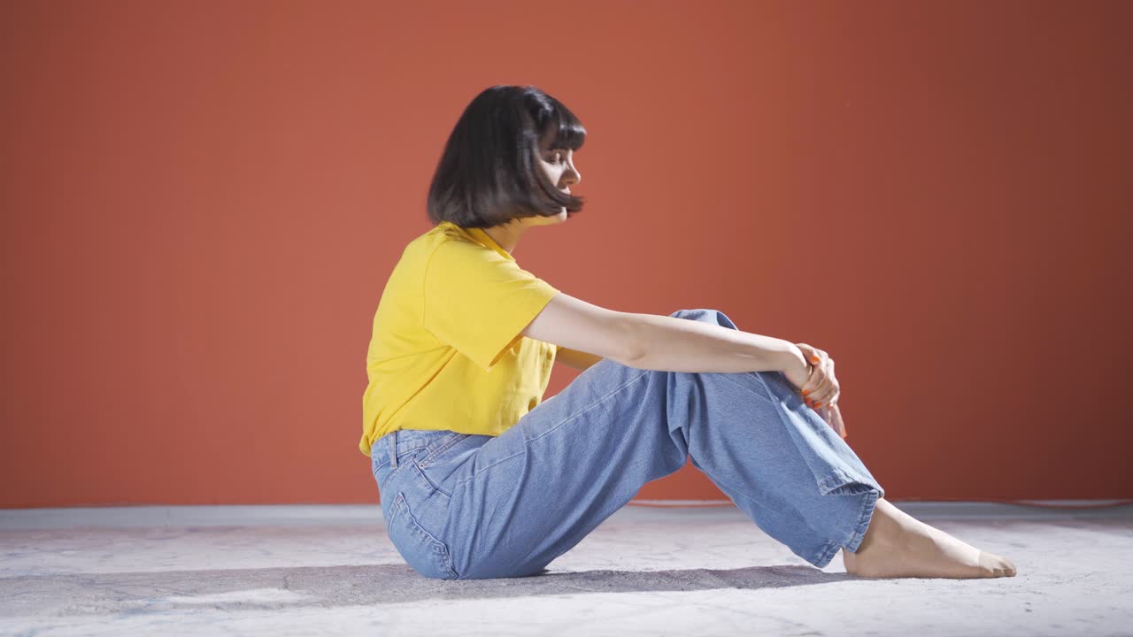 좌절된 여자는 화를 내죠.