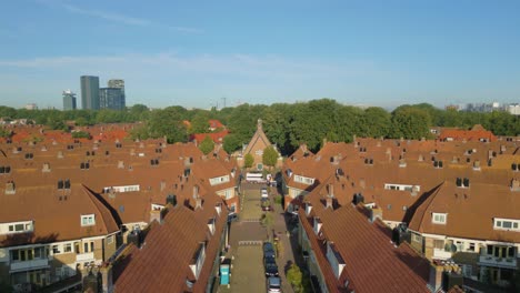 Panoramablick-Auf-Das-Historische-Arbeiterviertel-Vogelbuurt-In-Amsterdam,-Teil-1-Von-2