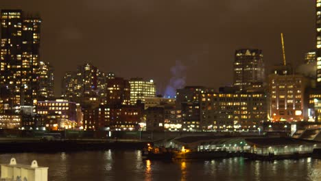 Escena-Del-Paisaje-Urbano-Del-Puerto-De-Vancouver-Por-La-Noche,-Plano-Panorámico