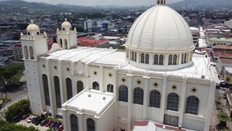 Arch-windows-and-huge-white-dome-on-San-Salvador-Cathedral,-aerial