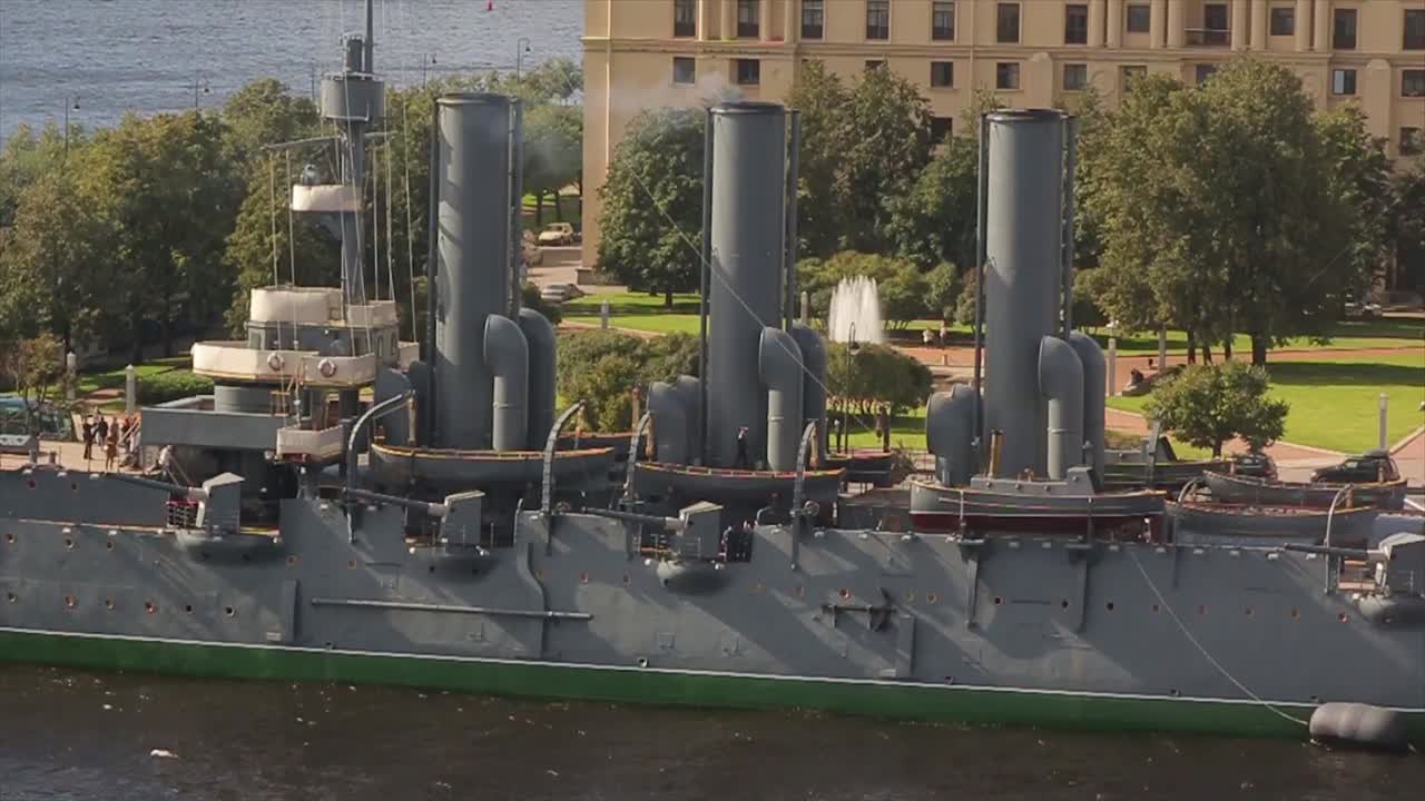 상트 페테르부르크에 있는 전함