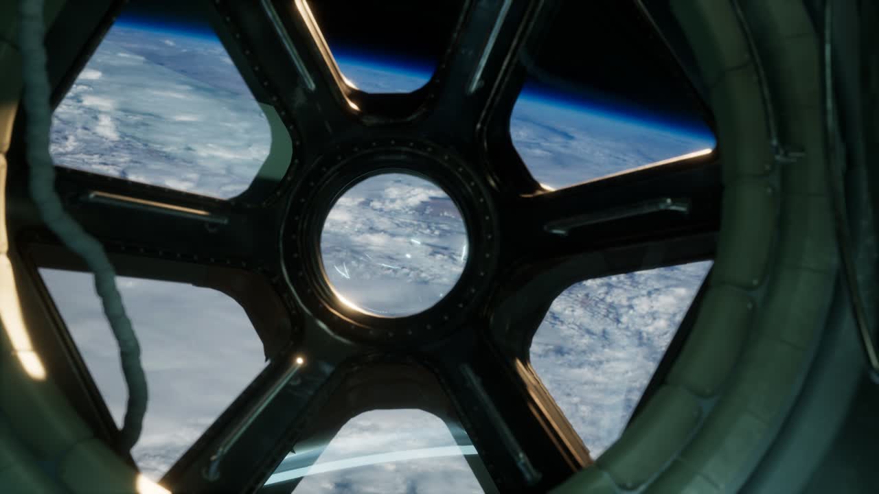 지구 근처 에서 운항 하는 국제 우주 정거장 에서  ⁇   ⁇  의 모습