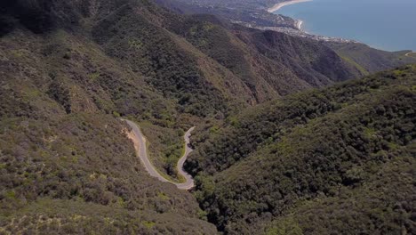 Imágenes-De-Drones-De-4k-De-Montañas-En-El-Sur-De-California-Con-El-Horizonte-De-Los-ángeles-Y-El-Océano-Pacífico