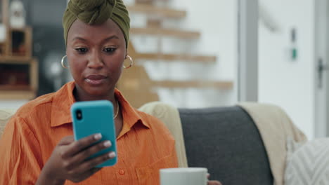 Black-woman,-smartphone-or-confused-on-living-room