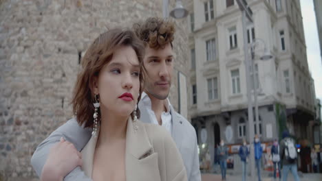Pareja en la ciudad
