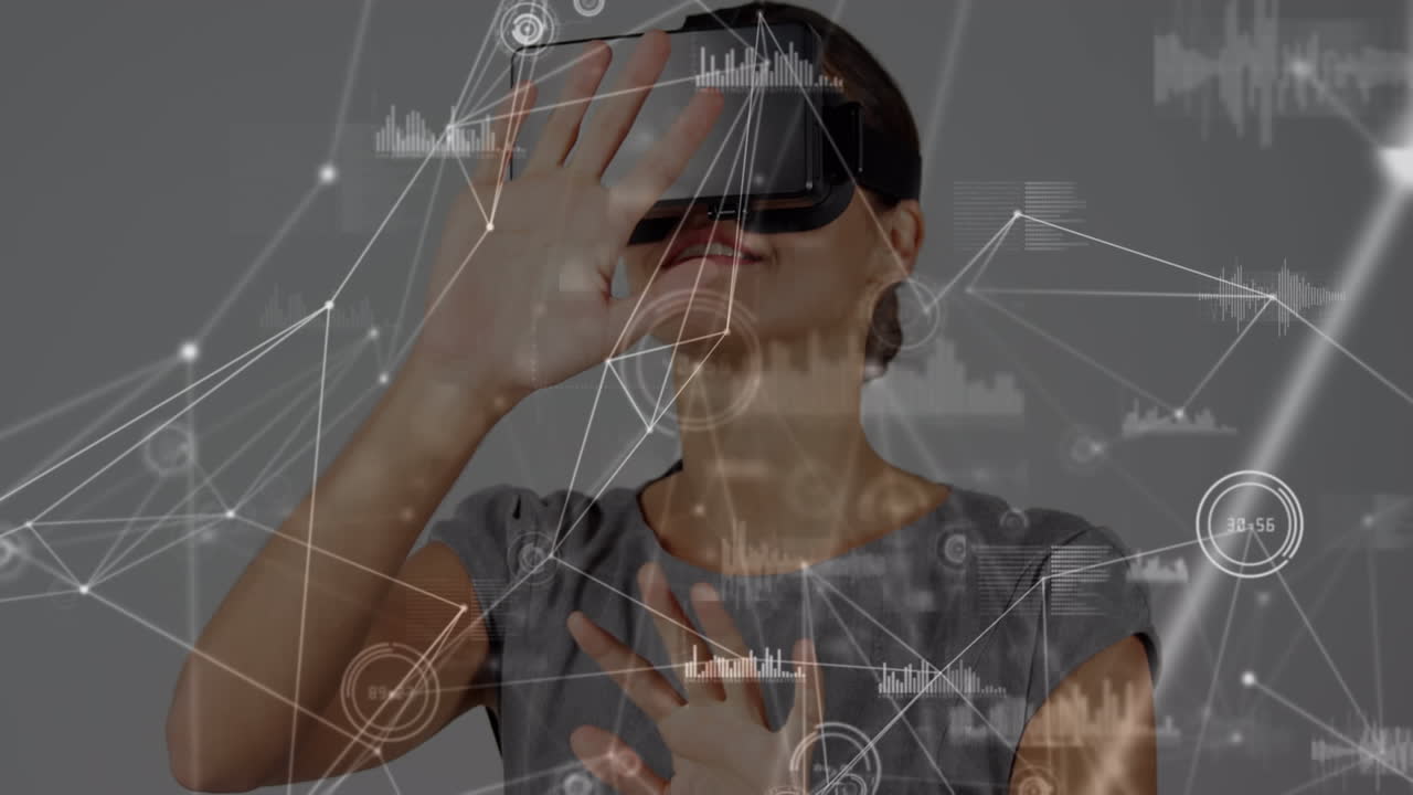 animación de la interfaz digital sobre una mujer de negocios usando auriculares vr