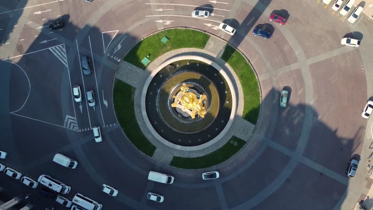 사각형 원 위의 교통