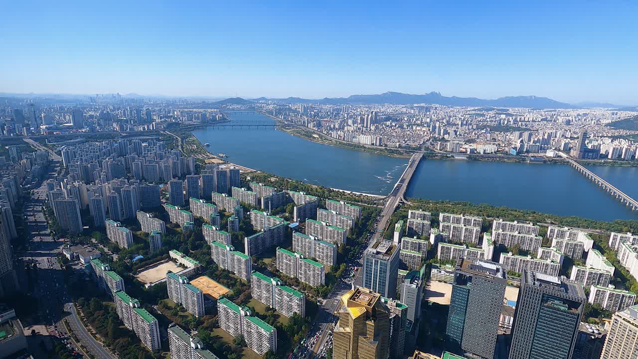 horizonte despejado de seúl con riberas del río han