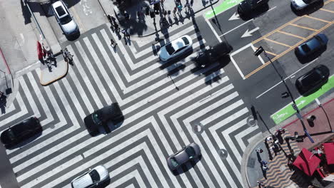 geometric pattern intersection off the beach where traffic crosses and passes eachother