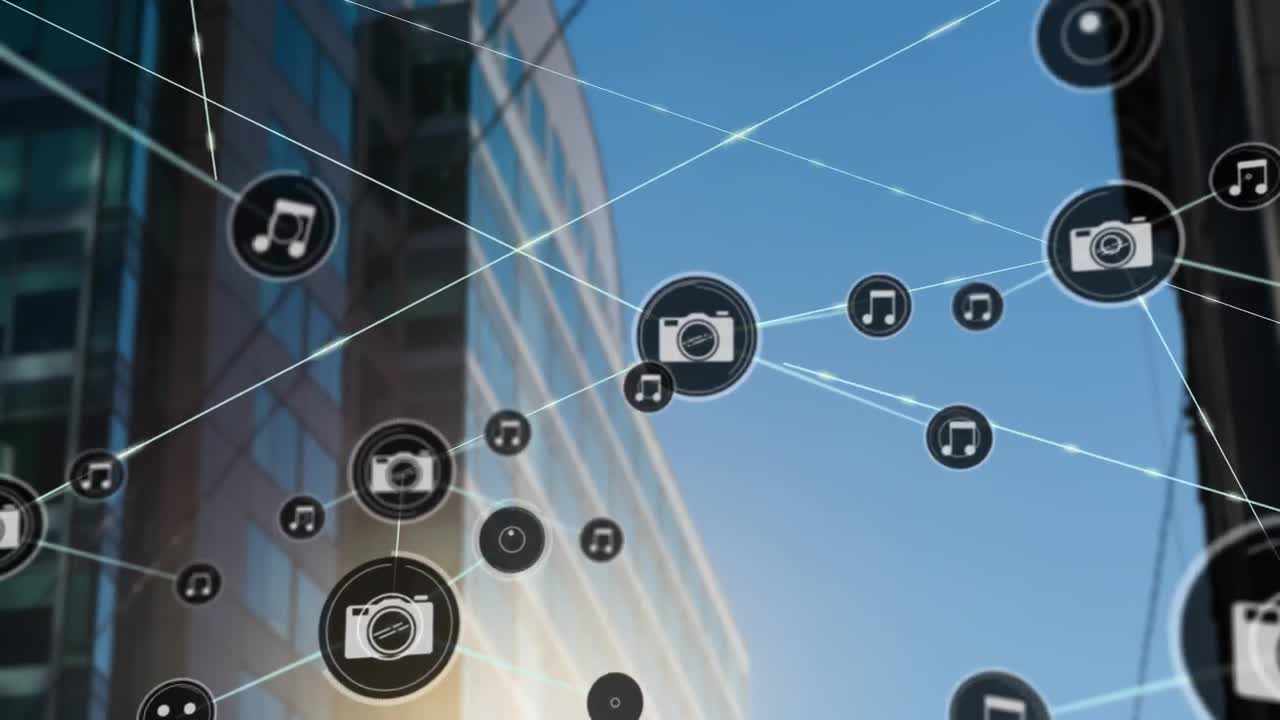 현대적인 사무실 건물 위에 아이콘으로 연결된 네트워크의 애니메이션