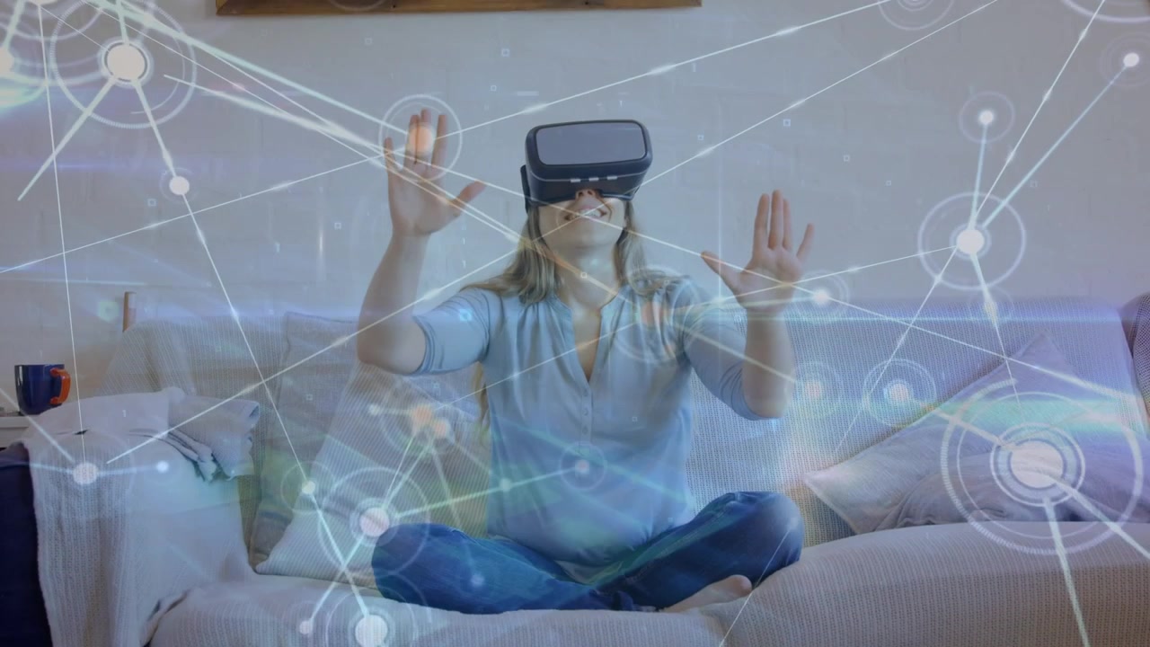 Animation af netværk af forbindelser over kaukasisk kvinde, der bruger VR-headset