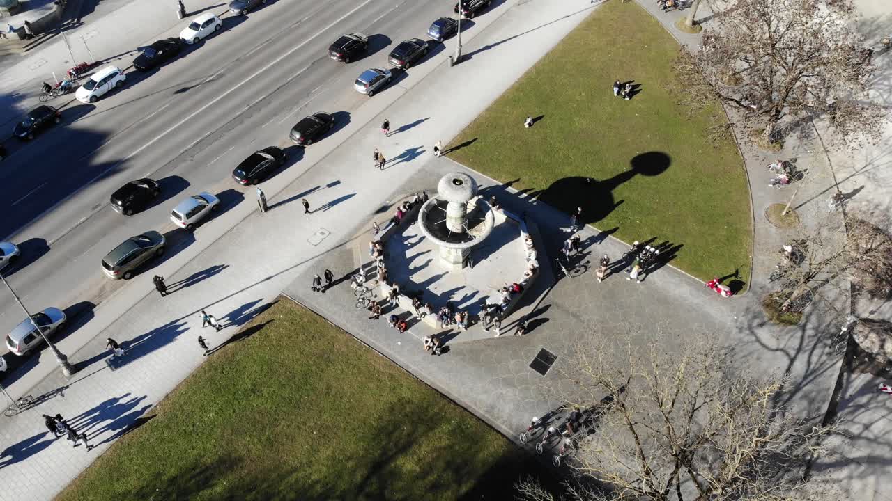 jardín inglés munich tarde febrero 2019 desde arriba 4k