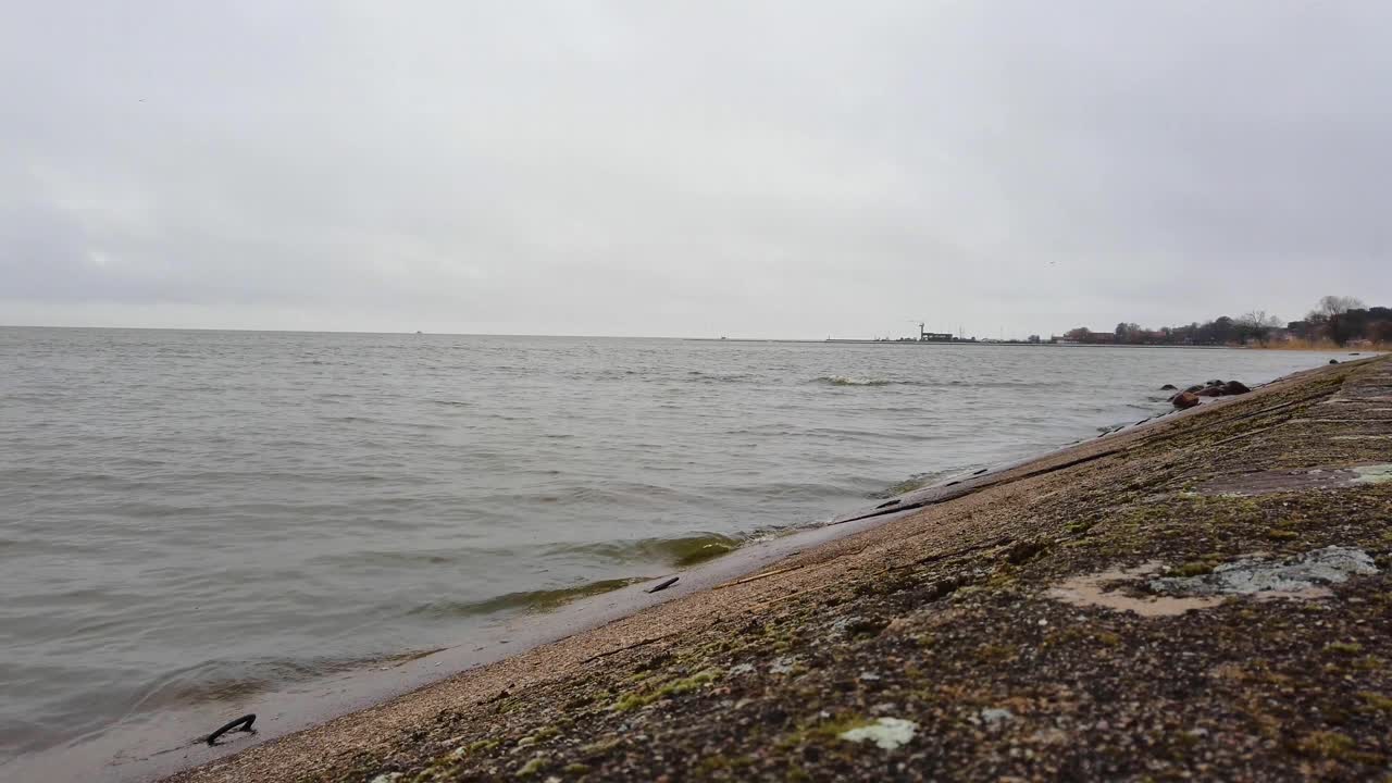 니다 마을 발트해의 흐린 오후