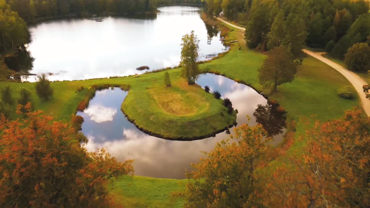 ткацкий станок с нитками в действии-5