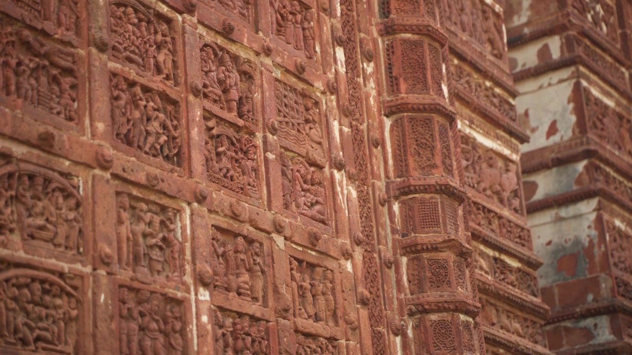 El Templo Joe Bangla en Bishnupur se erige como una notable obra maestra arquitectónica.