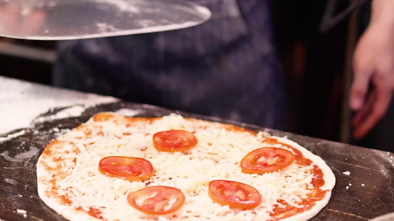 아오  랜드마크 시장에서 피자를 만드는 것