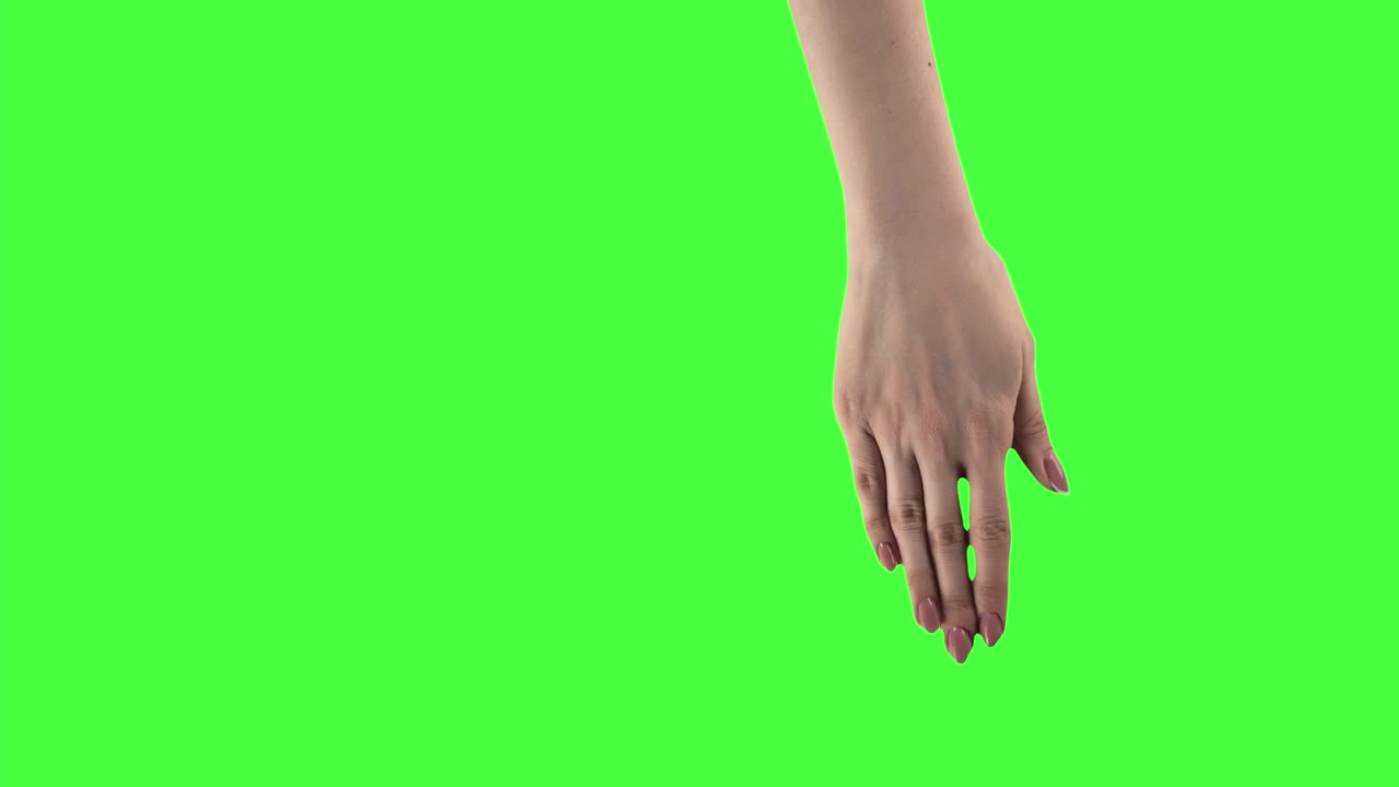 hombre y mujer están mostrando las palmas de sus manos y moviéndolas a la derecha e izquierda en la pantalla verde