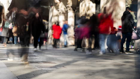 fast rush of christams shoppers in barcelona