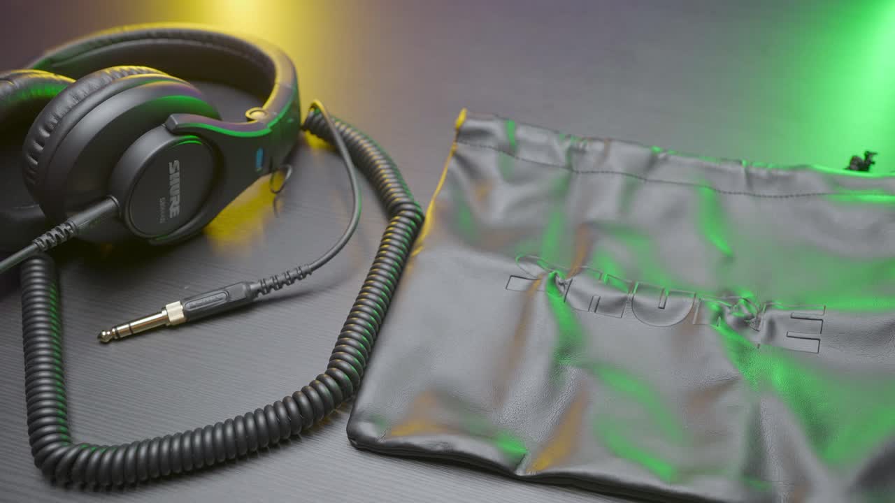 헤드폰과 운반 가방