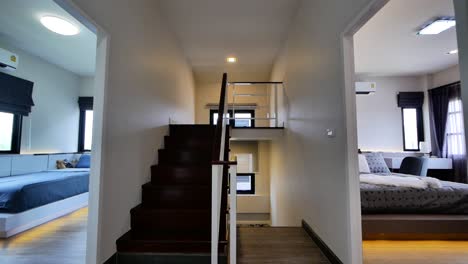 the upper semi floor between two bedrooms