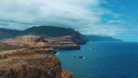 Wind-Farm-Turbine-On-The-Cliff-Edge-Near-Miradouro-da-Ponta-do-Rosto,-East-of-Madeira-Island,-Portugal