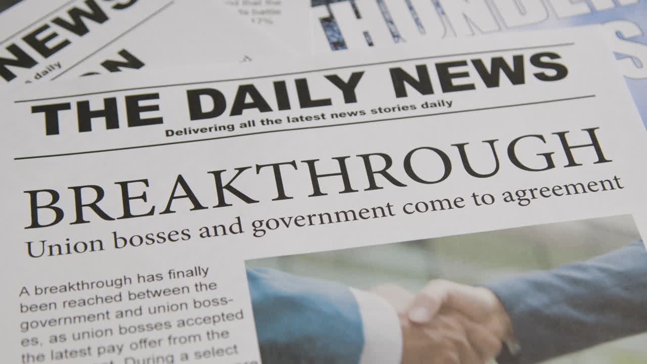 titular de periódico sobre negociaciones de huelga en conflicto sindical 8