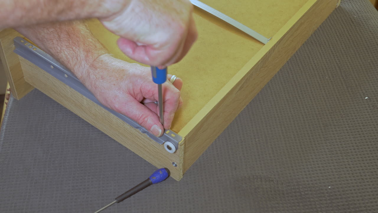 montaje de muebles de paquete plano