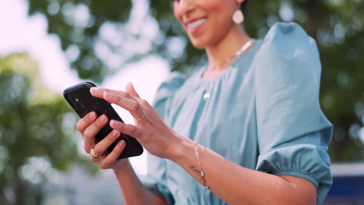 comunicación, naturaleza y tipificación de la mujer