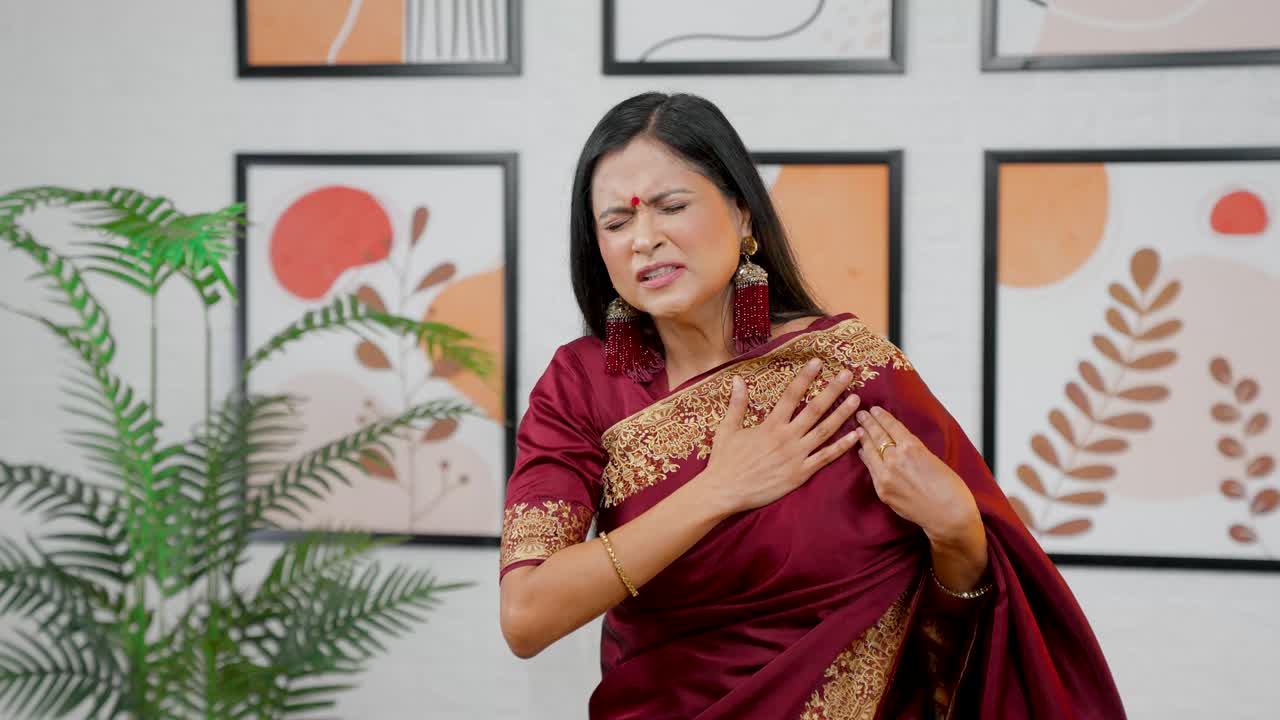 Wanita India mengalami serangan jantung