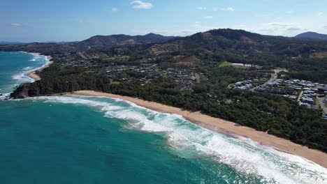 Aerial-View-Over-White-Bluff-And-Sapphire-Beach-In-NSW,-Australia---drone-shot