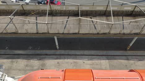 tiro inclinado desde un crucero
