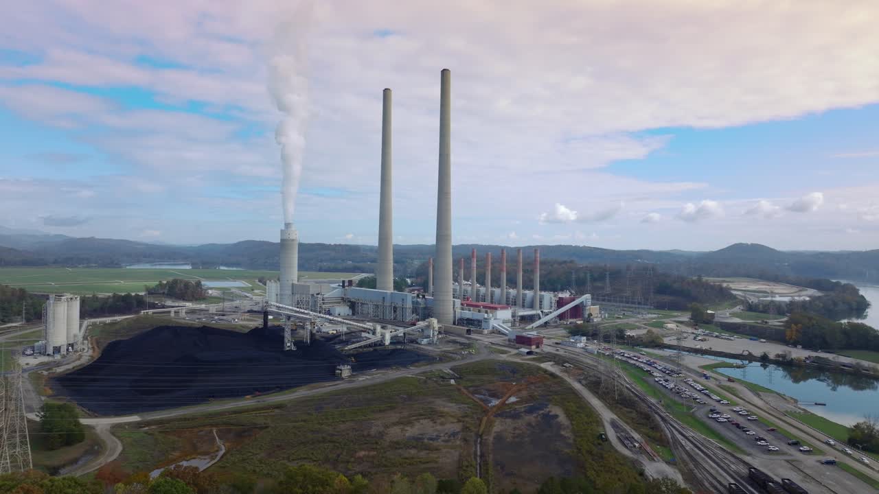 Kingston coal plant towers over Tennessee landscape in scenic view