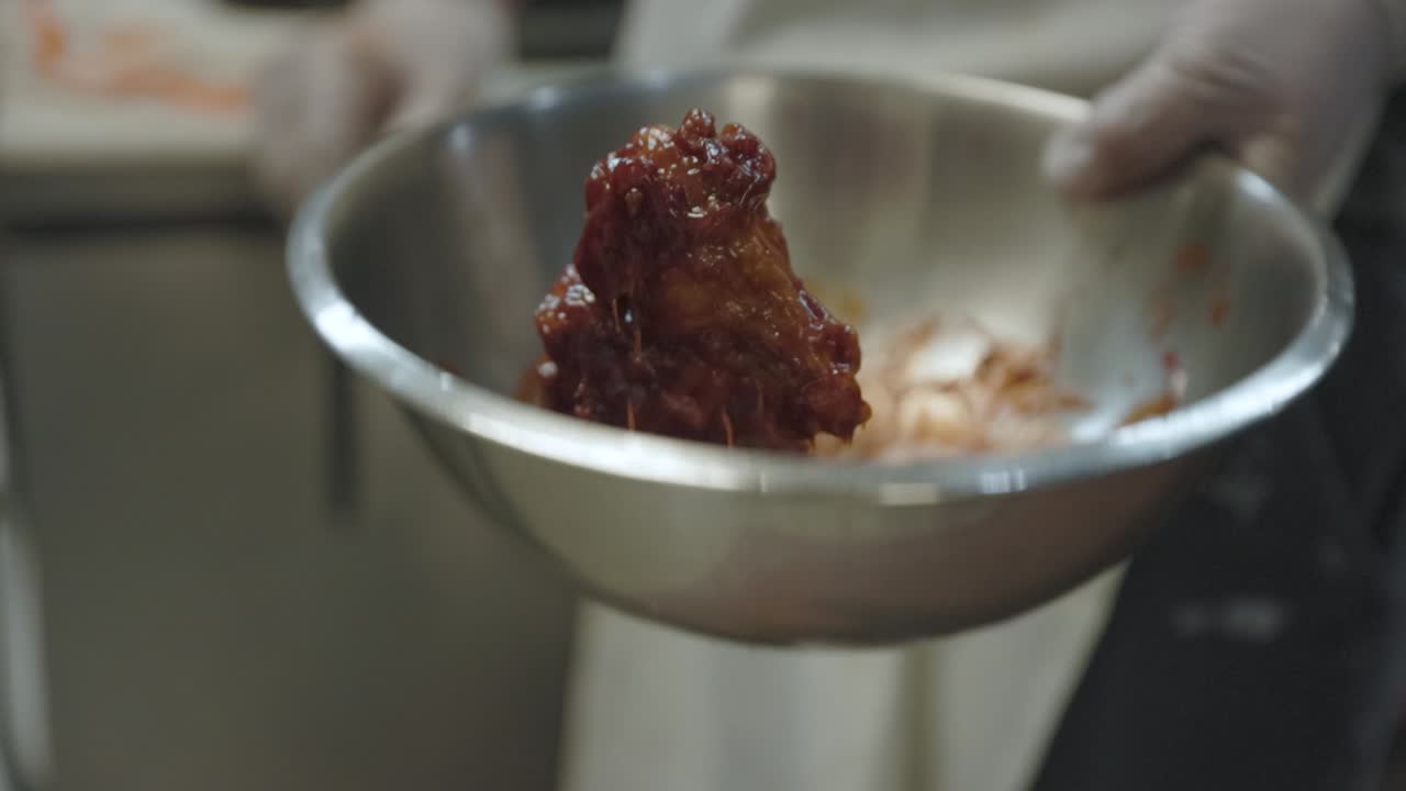 Wings Tossed in Barbecue Sauce