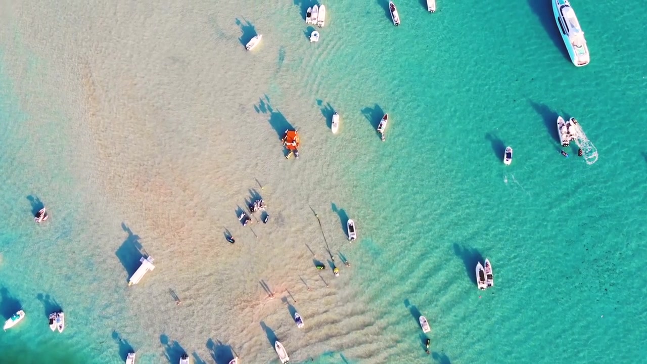 Tropical Sandbar in Miami. Boats, sun and fun.