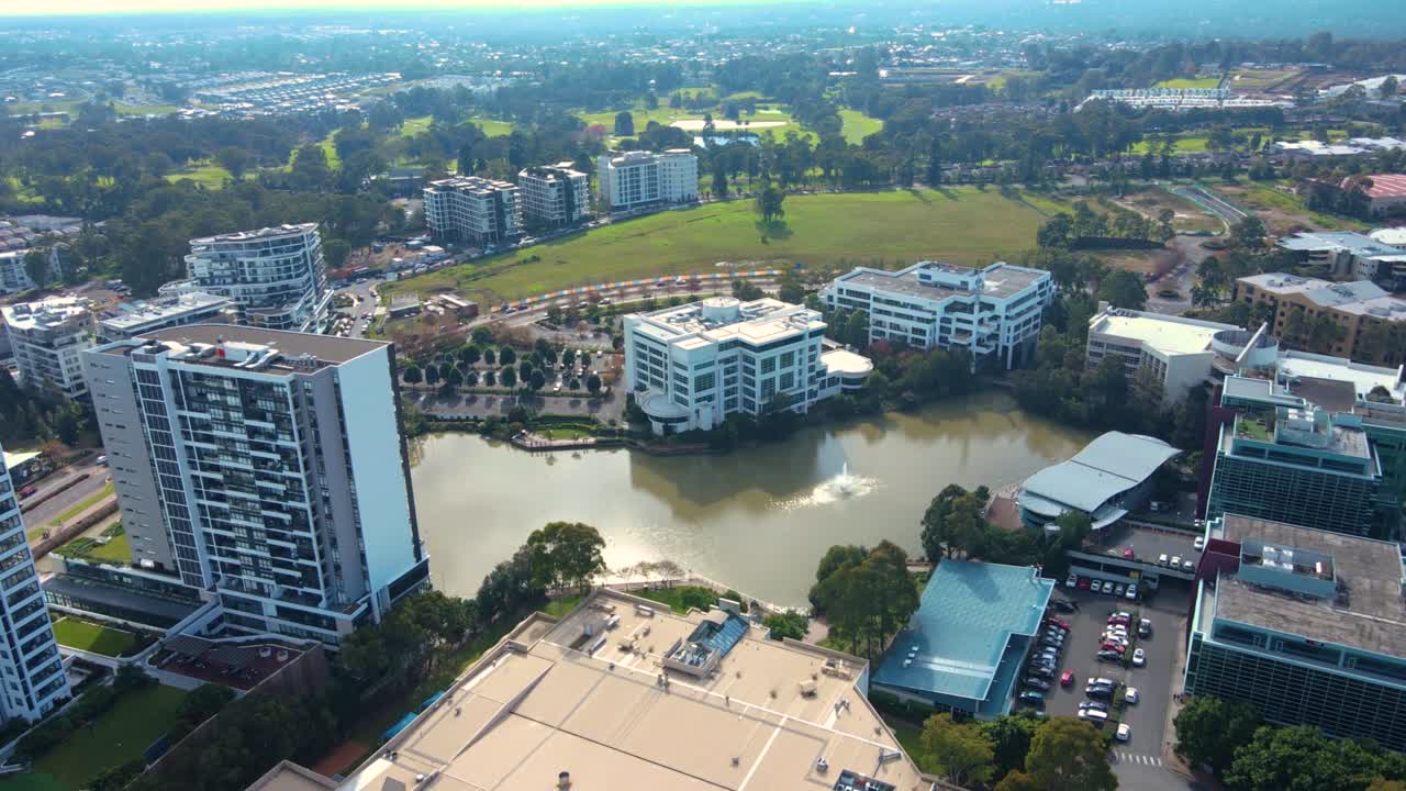 시드니 북서부의 힐스 샤이어 (hills shire) 에 있는 노르웨스트 비즈니스 파크와 벨라 비스타 (bella vista) 의 공중 풍경.