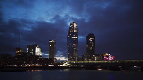 London-Bei-Nacht,-England,-Großbritannien