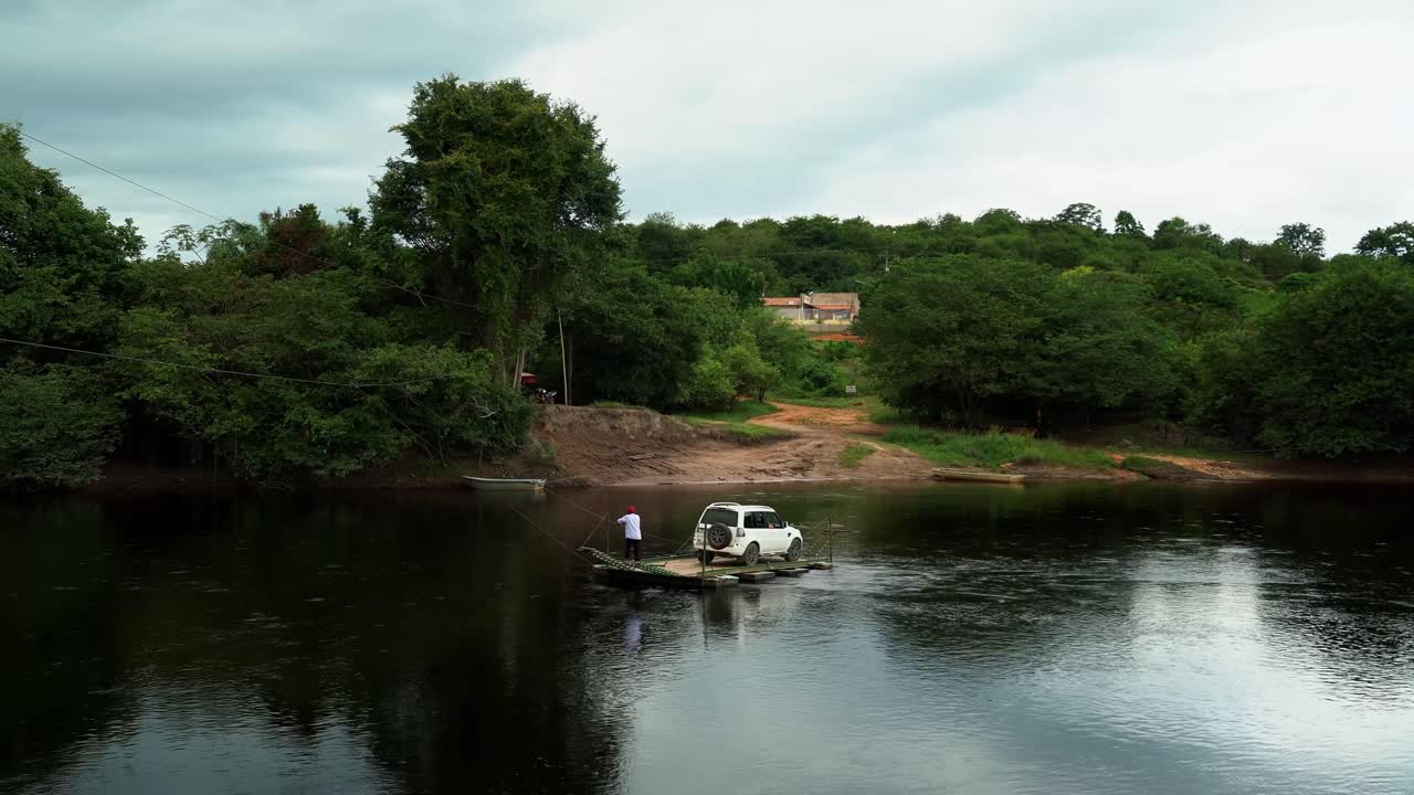 inclinando hacia arriba k tiro de una pequeña madera