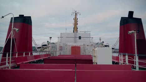 El-Sistema-De-Radar-Y-Navegación-De-Un-Transbordador-De-Pasajeros-Que-Funciona-En-El-Puerto