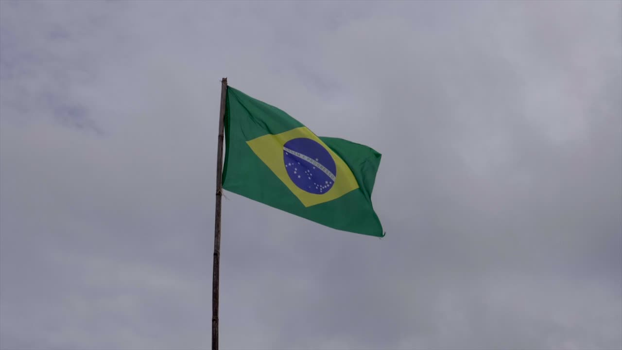 Brasiliens flag i luften