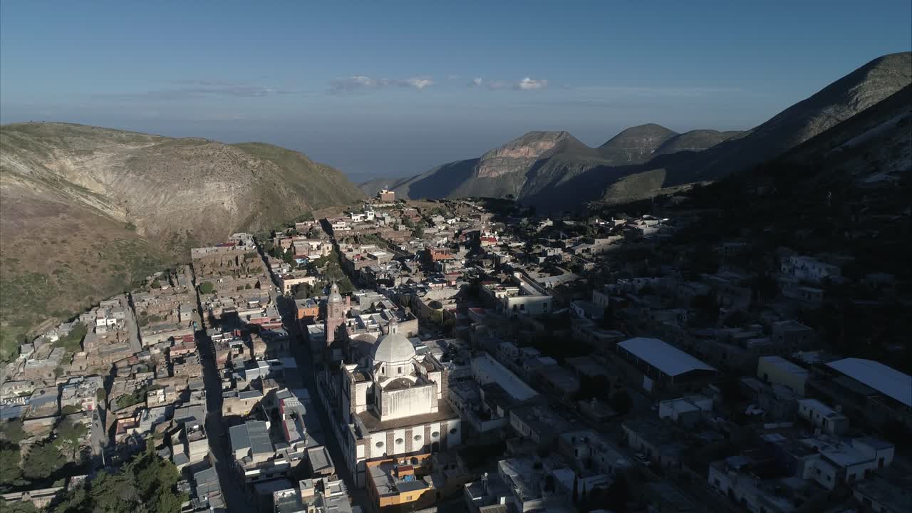 유령 도시 레알 드 카토르세, 산 루이스 포토시 멕시코의 공중 드론 샷