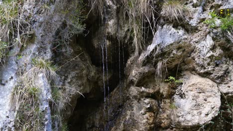 Cascada-En-El-Río-Val-Vertova,-Cerca-De-Bérgamo,-Valle-Seriana,-Italia