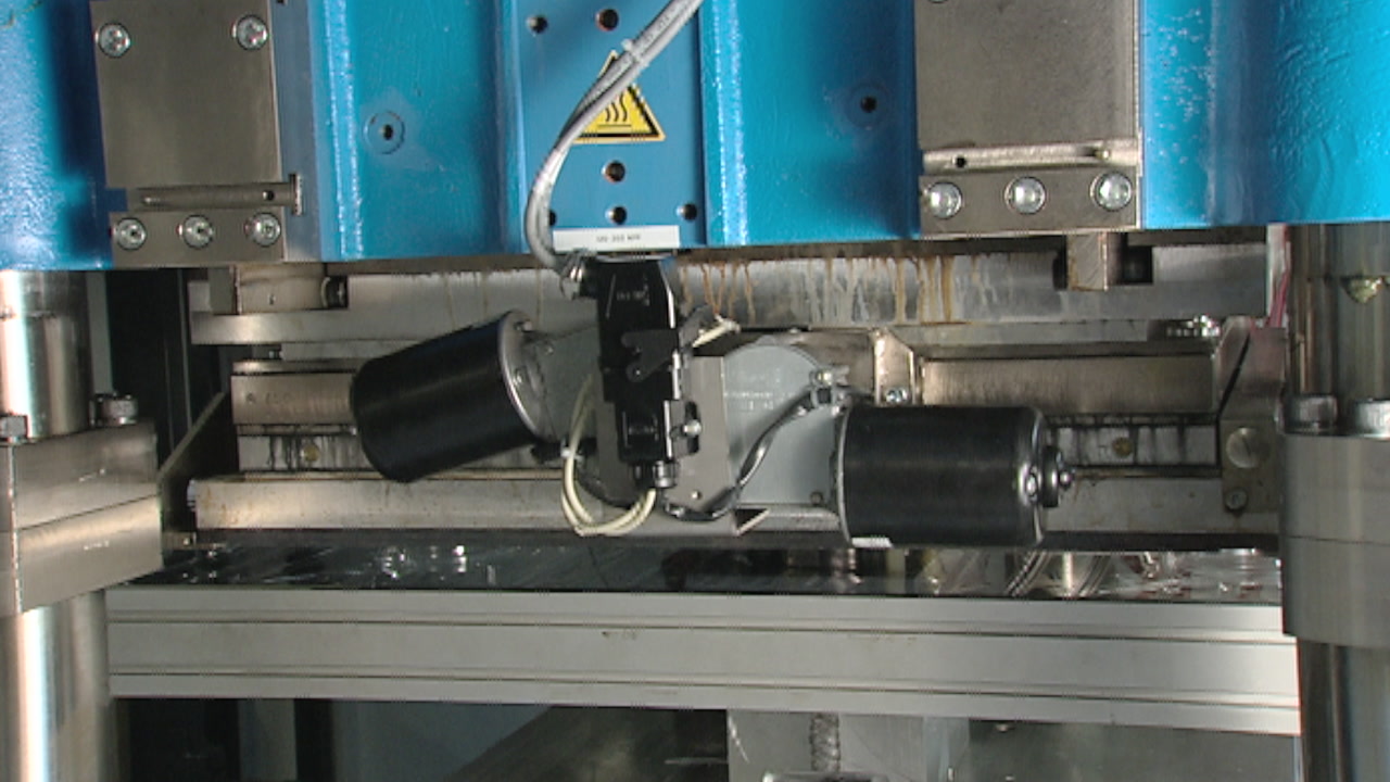 High-pressure machine molding plastic products