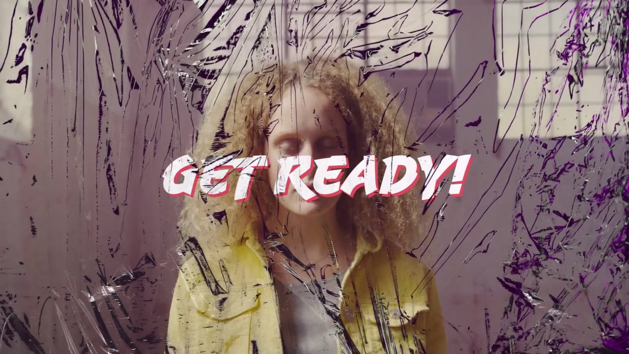 Donna in posa, con il testo "GET READY" che scorre e si posiziona, una sovrapposizione di pittura che si sposta, e il viso che si rivela per il marketing.