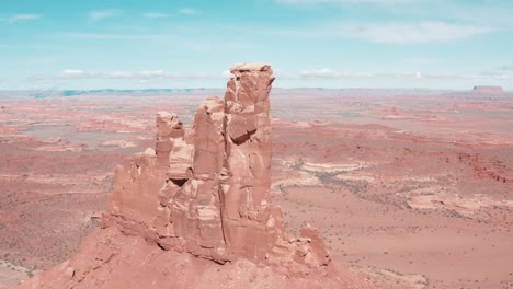 Drone-aerial-view-of-North-Six-Shooter-Peaks-in-Indian-Creek-region-of-Bears-Ears-National-Monument,-Utah