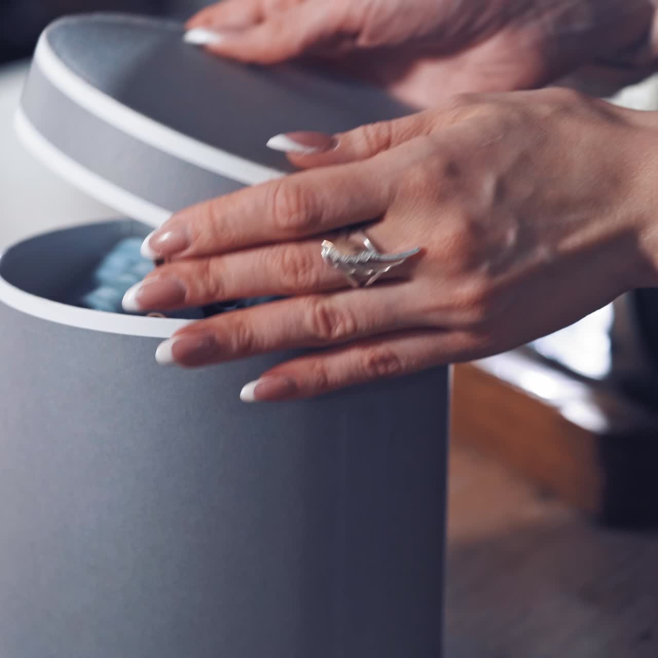 Box with thread spools